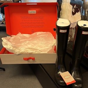 Hunter Boots Tall Gloss in Black Authentic with Box Normal Wear Women’s sz 8